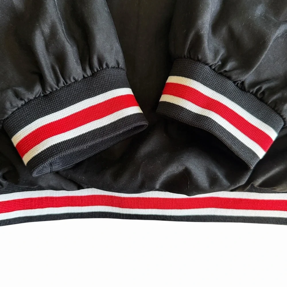 Vintage 90's Reebok NBA Chicago Bulls Black V-neck Warm Up Pullover Jacket XL